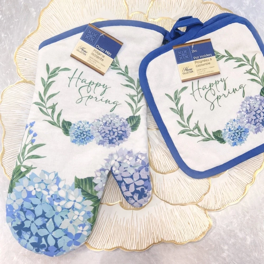 Blue Hydrangea Oven Mitt and Pot Holder Set NWT
